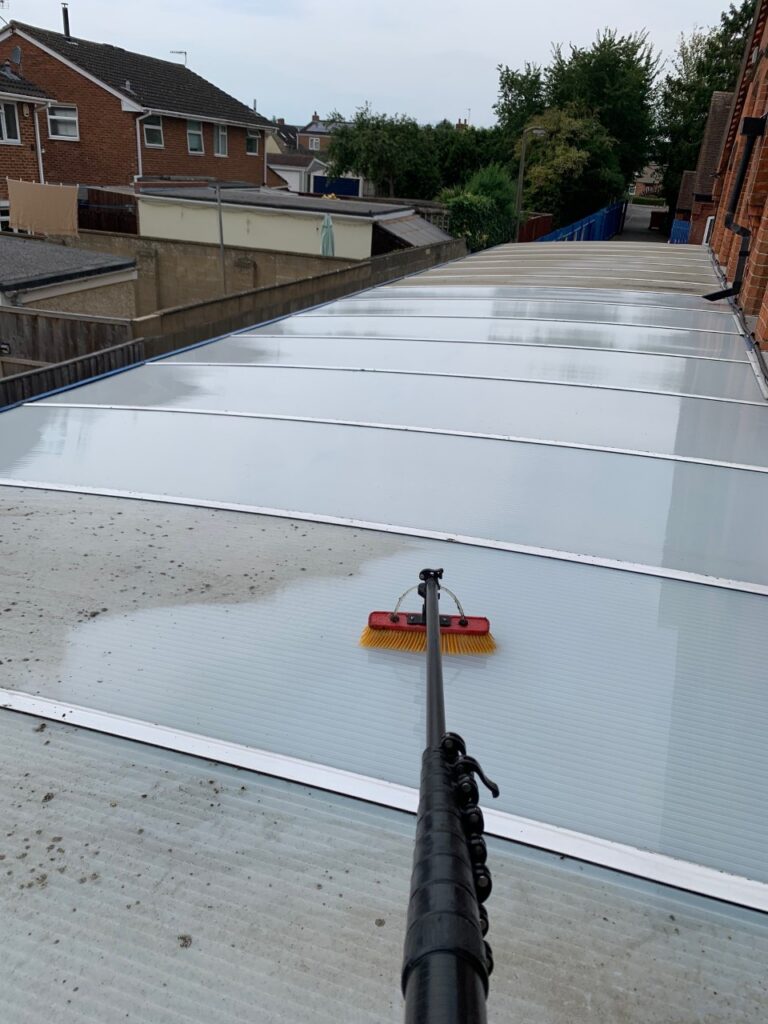 Plastic roof cleaning