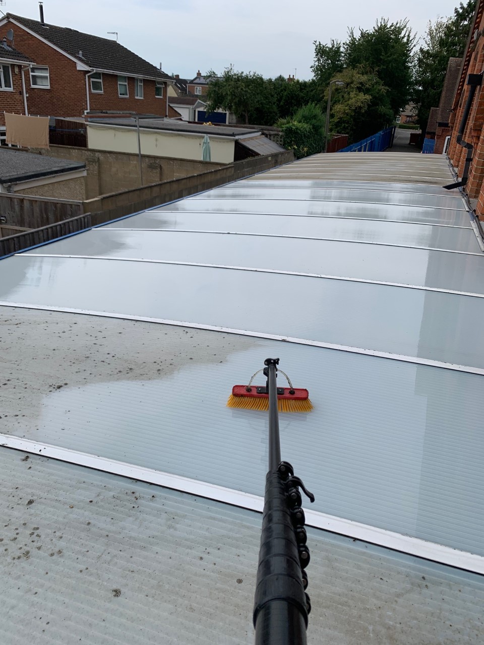 Plastic roof cleaning
